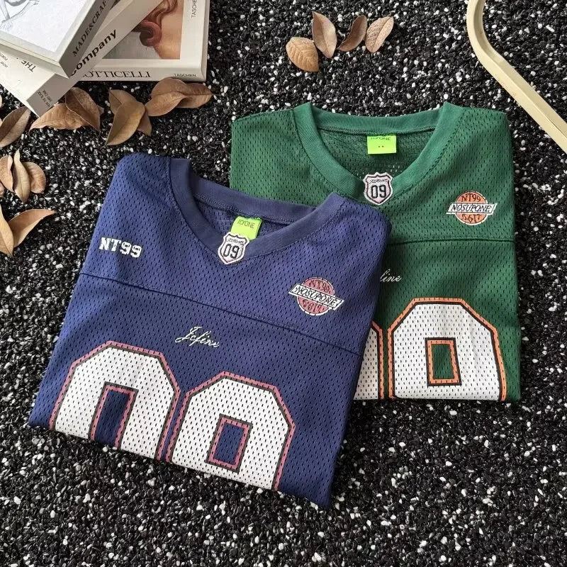 Camiseta de béisbol de manga corta con cuello en V de estilo americano, Top Retro deportivo holgado de verano para hombres y mujeres YUNO STUDIOS