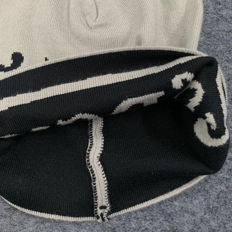 Gorro de punto de hilo Jacquard con letras a la moda, jersey versátil y cálido, gorro de otoño e invierno para hombres y mujeres