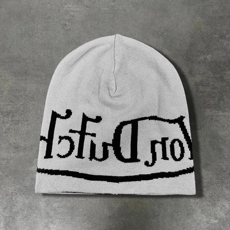 Gorro de punto de hilo Jacquard con letras a la moda, jersey versátil y cálido, gorro de otoño e invierno para hombres y mujeres YUNO STUDIOS