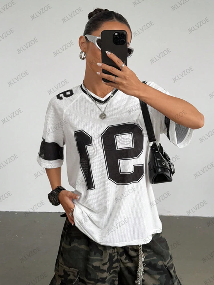 Novedad de verano, camiseta negra con estampado de velocidad 91 para mujer, camiseta de fútbol deportiva de manga corta con cuello en V y retazos, Tops holgados de gran tamaño Y2K