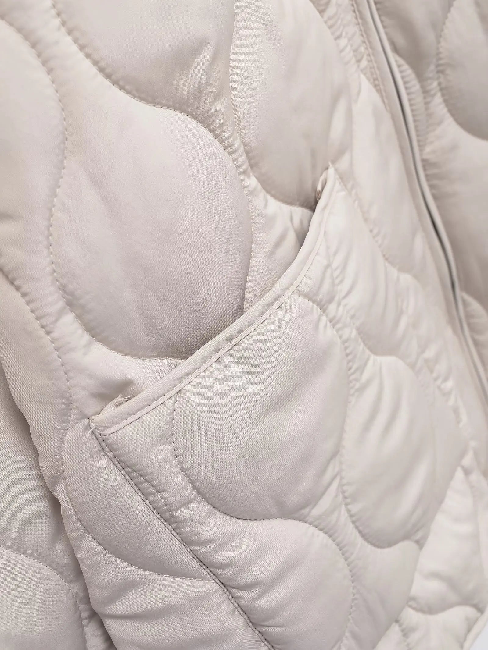 Chaqueta de algodón cálida con diamantes, informal, holgada, estilo europeo y americano, invierno 2025 YUNO STUDIOS